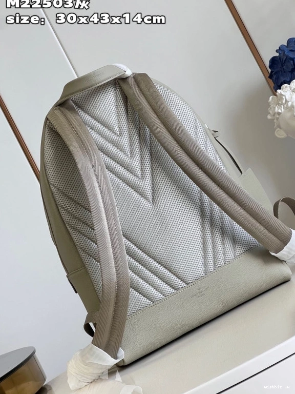 WIS BACKPACK VUITTON LOUIS TAKEOFF 0819